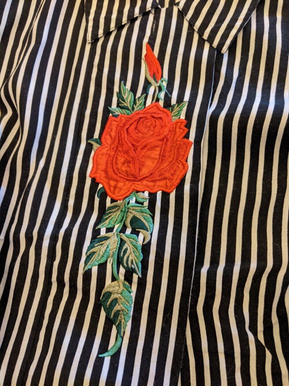 Sophisticates blouse. - Picture 2 of 4